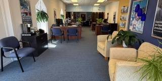 423 YORK Road Gallery 10