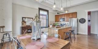 2 BED | 2 BATH | DOWNTOWN CONDO | GARAGE PARKING INCLUDED Gallery 14