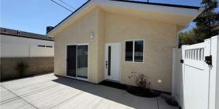 7814 Amestoy Avenue Gallery 2