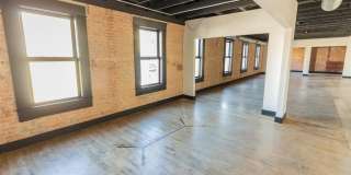 213 W Mulberry Street Gallery 1