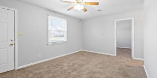 Cozy Two Bedroom Apartment Gallery 13