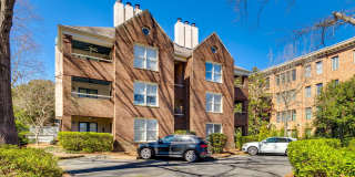 Hard to find Myers Park 2 bed 2 bath 1st floor Gem! Gallery 1