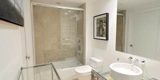 6000 Collins Avenue Gallery 25