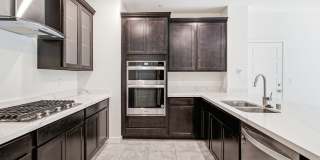 Beautiful 4-Bedroom Inspirada Home with Loft, Upgraded Kitchen & Private Backyard Gallery 1