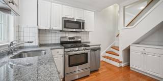Charming 2 Bedroom in Foggy Bottom Gallery 9