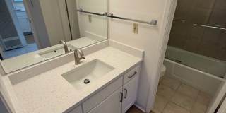 Camelback South Apartments Gallery 9