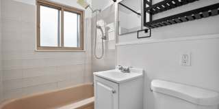 Charming 3BR House in Aurora Gallery 21