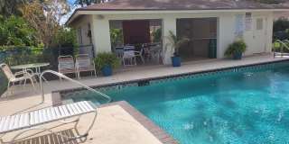 Annual unfurnished nicely renovated 2/2 villa near the Ringling Museum Gallery 23