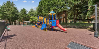 Foxchase Apartments Gallery 26