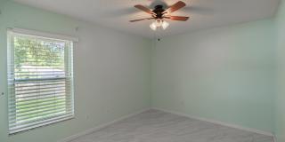 Spacious 4-Bedroom Home in Desirable Riverview Location with Excellent Schools Gallery 37