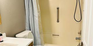 Charming Updated Condo in Great Location Gallery 10