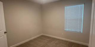 Room in 3 Bedroom Home at Memorial Pkwy Gallery 5