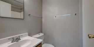 Pelican Pointe Apartments Gallery 6