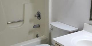 Amazing North Side Condominium Gallery 21