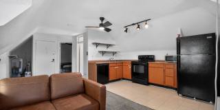 Charming 1-Bedroom Attic Apartment in the Heart of City Park West Gallery 6