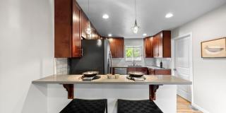 Bright West Highland Home with Modern Finishes!! Gallery 16