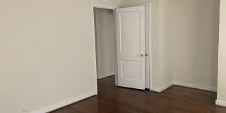 4420 Roseland Street Gallery 14