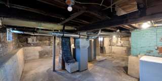 Newly Renovated 4 bedroom house Gallery 12