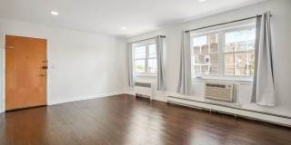 604- G Chestnut St Gallery 2