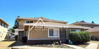 Spacious 2bd/1ba Sacramento Fourplex Gallery 1