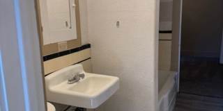 1114 W 8TH A&amp;B Gallery 7