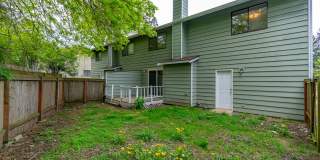 3 Bedroom/2.5 bathroom townhouse centrally located Oak Harbor Gallery 16