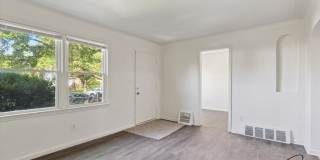 $1300 3 bedroom bungalow Gallery 5