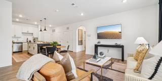 Colina Hillside Gallery 6