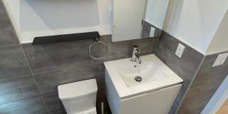 527 Monroe Street Gallery 14