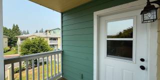 Beautifully Updated 3 Bed, 2.5 Bath Townhome in Monroe Gallery 39
