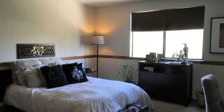 ***$1,000 Off First Month's Rent*** Charming Split Level in NE Bend - HUGE Yard! Gallery 13