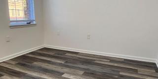 7002 LITTLE RIVER Turnpike Gallery 4