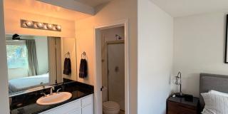 Beautifully Updated 2 bd 2 ba Crown Point Condo Gallery 8