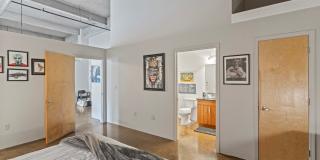 Fully Furnished 2 Bed / 2 Bath Modern Apartment Near Union Station! $2695.00! Gallery 14