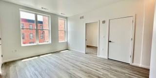 725 W Pratt Gallery 51