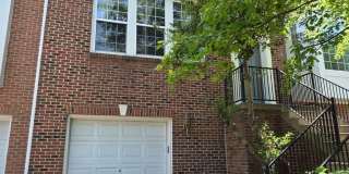 22486 MAISON CARREE Square Gallery 1
