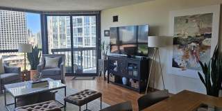 33 W Delaware Place Gallery 3