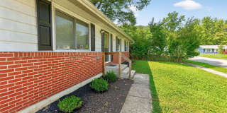 Modern Finishes & Hardwood Floors – 4BR Columbus Gem Gallery 48