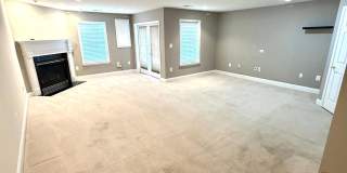47574 ROYAL BURNHAM Terrace Gallery 42