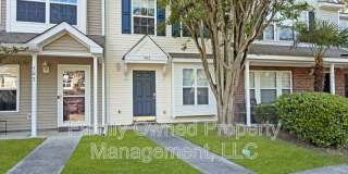 502 Tree Branch Circle Gallery 1
