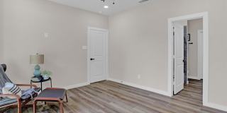 705 E Hanna Street Gallery 12