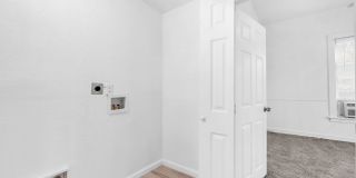 526 W Munson Gallery 19