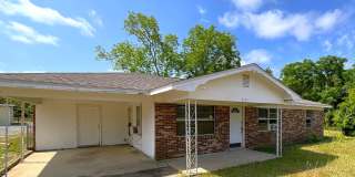 Pleasant 3/1 Brick Home in Rural Marianna Gallery 1