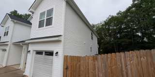 Room in 3 Bedroom Home at Sullins Rd Gallery 1