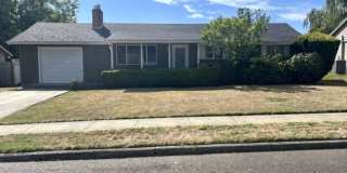 Charming 3-Bedroom Home with Private Backyard in Beaverton! Gallery 1