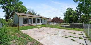 Adorable and Cozy 3 Bedroom! Adorable and Cozy 3 Bedroom! Gallery 1