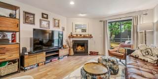 2+ Bed 2.5 Bath East Madison Townhouse Gallery 12
