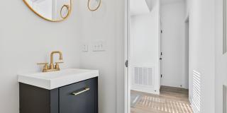 413 Lellyett Street Gallery 26