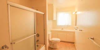 4-Bedroom House with Fenced Backyard **Fresh Paint and New Flooring Gallery 12