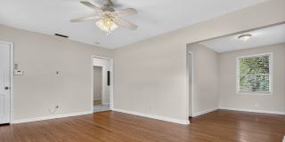 Charming Riverside Home! Gallery 11